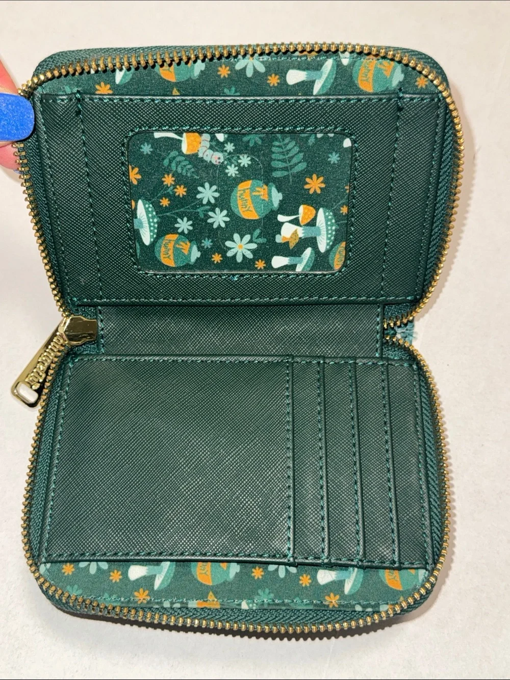 Loungefly Green Tigger & Piglet Compact Zip Card Holder